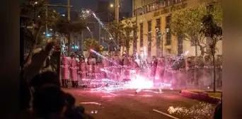 Congreso propone hasta 10 años de cárcel por usar pirotécnicos en protestas Congreso propone hasta 10 años de cárcel por usar pirotécnicos en protestas