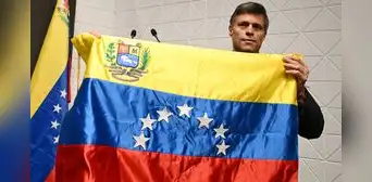 Leopoldo López tilda de 'arbitrariedad' la intención de Nicolás Maduro de retirarle la nacionalidad venezolana Leopoldo López tilda de 'arbitrariedad' la intención de Nicolás Maduro de retirarle la nacionalidad venezolana