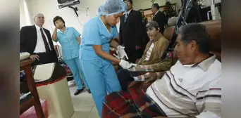 Pacientes con cáncer esperan un año para acceder a tratamiento, pese a norma del Minsa que establece plazo de 72 horas Pacientes con cáncer esperan un año para acceder a tratamiento, pese a norma del Minsa que establece plazo de 72 horas