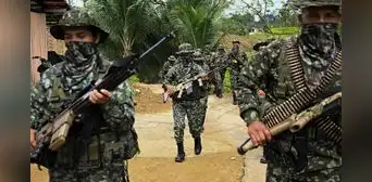 Disidentes de las FARC amenazan con luchar contra EE.UU. ante una posible invasión en Colombia