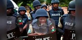 Nigeria: policía arresta a 25 jóvenes por planear boda homosexual en región musulmana y conservadora Nigeria: policía arresta a 25 jóvenes por planear boda homosexual en región musulmana y conservadora
