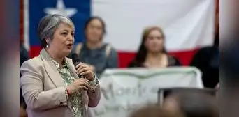 Chile: Jara tilda de 'imaginaria' la propuesta de Kast de expulsar a inmigrantes en avión pagado por ellos mismos Chile: Jara tilda de 'imaginaria' la propuesta de Kast de expulsar a inmigrantes en avión pagado por ellos mismos
