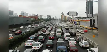 Tráfico en Lima rompe récord histórico en 'hora punta' y supera a estas ciudades de Latinoamérica, según informe Tráfico en Lima rompe récord histórico en 'hora punta' y supera a estas ciudades de Latinoamérica, según informe