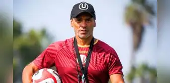 Fabián Bustos rompió su silencio y reconoció que no debió irse de Universitario: "Fue un error, pero me dejé llevar por la situación" Fabián Bustos rompió su silencio y reconoció que no debió irse de Universitario: "Fue un error, pero me dejé llevar por la situación"