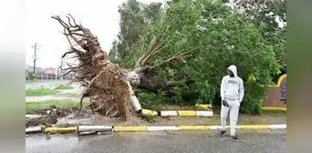 Huracán Melissa deja varados a 14 peruanos en Jamaica: cancillería brinda asistencia tras cierre de aeropuerto Huracán Melissa deja varados a 14 peruanos en Jamaica: cancillería brinda asistencia tras cierre de aeropuerto