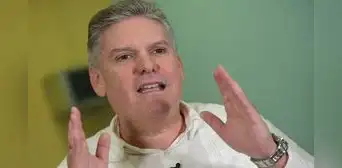 Cuba imputa a exministro de Economía por espionaje, corrupción, malversación y evasión fiscal Cuba imputa a exministro de Economía por espionaje, corrupción, malversación y evasión fiscal