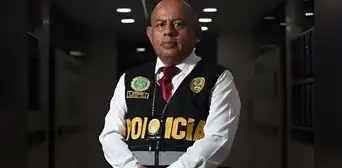 ¿Quién es Víctor Revoredo? Coronel de la PNP que encabeza la División de Investigación de Extorsiones en Lima y Callao ¿Quién es Víctor Revoredo? Coronel de la PNP que encabeza la División de Investigación de Extorsiones en Lima y Callao