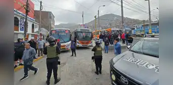 Transportistas acatan paro en Lima y Callao para exigir al Gobierno frenar los atentados contra choferes Transportistas acatan paro en Lima y Callao para exigir al Gobierno frenar los atentados contra choferes