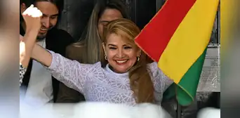 Excarcelan a la expresidenta boliviana Jeanine Áñez tras la anulación de su condena por intento de golpe de Estado