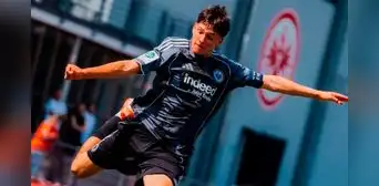 ¿Quién es Philipp Eisele Yupanqui, la joven promesa del Eintracht Frankfurt que convocó Manuel Barreto?