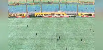 Fuerte granizada sorprendió a Cusco FC y Sport Boys: así quedó la cancha del estadio Garcilaso Fuerte granizada sorprendió a Cusco FC y Sport Boys: así quedó la cancha del estadio Garcilaso