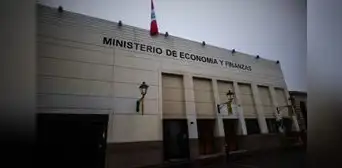 Decreto de urgencia de austeridad cuadra las cuentas del 2025, pero solo "es un parche", advierten expertos Decreto de urgencia de austeridad cuadra las cuentas del 2025, pero solo "es un parche", advierten expertos