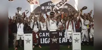 Universitario celebró a lo grande su tricampeonato con un 0-0 ante Deportivo Garcilaso en un estadio Monumental abarrotado