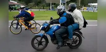 Actualización de estado de emergencia prohíbe dos personas en moto lineal y que oculten identidad: estas son las sanciones Actualización de estado de emergencia prohíbe dos personas en moto lineal y que oculten identidad: estas son las sanciones
