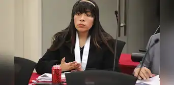 Abogado de Betssy Chávez renuncia en pleno juicio oral: "No puedo comunicarme con ella por esta dictadura" Abogado de Betssy Chávez renuncia en pleno juicio oral: "No puedo comunicarme con ella por esta dictadura"