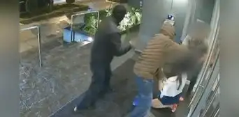 Pareja de novios es asaltada por delincuentes armados en la puerta de su edificio en Jesús María
