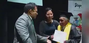 Adultos mayores logran graduarse en educación básica en 6 regiones del Perú: "He aprendido bastante con la tecnología"