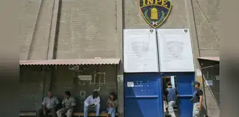 Operativo sorpresa en Sarita Colonia: INPE y GOES intervienen pabellón de sicarios y hallan drogas, armas artesanales y escondites secretos Operativo sorpresa en Sarita Colonia: INPE y GOES intervienen pabellón de sicarios y hallan drogas, armas artesanales y escondites secretos
