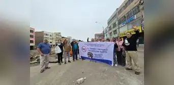 Vecinos de Lima Norte rechazan la Vía Expresa Norte por tramo que reduce avenidas y afectaría a 30 líneas de transporte Vecinos de Lima Norte rechazan la Vía Expresa Norte por tramo que reduce avenidas y afectaría a 30 líneas de transporte