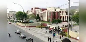 Universidades públicas advierten que recorte de S/288 millones al presupuesto del sector afectará cumplimiento de estándares de Sunedu Universidades públicas advierten que recorte de S/288 millones al presupuesto del sector afectará cumplimiento de estándares de Sunedu