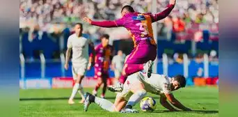 Universitario perdió su invicto en este Torneo Clausura ante Los Chankas en la altura de Andahuaylas (3-1). Universitario perdió su invicto en este Torneo Clausura ante Los Chankas en la altura de Andahuaylas (3-1).