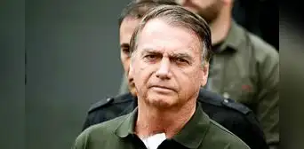 Jair Bolsonaro revela que intentó quemar su tobillera electrónica con un soldador en momento de "paranoia" Jair Bolsonaro revela que intentó quemar su tobillera electrónica con un soldador en momento de "paranoia"