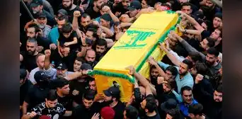 Hezbolá entierra a su jefe militar muerto en un bombardeo israelí al sur de Beirut Hezbolá entierra a su jefe militar muerto en un bombardeo israelí al sur de Beirut