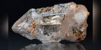 China revoluciona la industria minera al descubrir un elemento clave formado por tierras raras