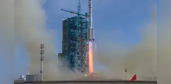 China lanza nave antes de lo previsto para regresar a sus astronautas varados en el espacio China lanza nave antes de lo previsto para regresar a sus astronautas varados en el espacio