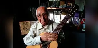 Raúl García Zárate entre la guitarra y el diablo, por Eduardo González Viaña Raúl García Zárate entre la guitarra y el diablo, por Eduardo González Viaña
