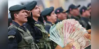 ¿Cuánto pagará el Gobierno a los policías que patrullen de forma voluntaria? Esto dice el nuevo decreto ¿Cuánto pagará el Gobierno a los policías que patrullen de forma voluntaria? Esto dice el nuevo decreto