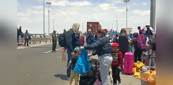Migrantes bloquean frontera entre Perú y Chile, en la zona de Santa Rosa: exigen ingresar al territorio nacional