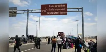 “Nos dejaron encerrados”: el drama de los migrantes varados en la frontera de Chile con Perú “Nos dejaron encerrados”: el drama de los migrantes varados en la frontera de Chile con Perú