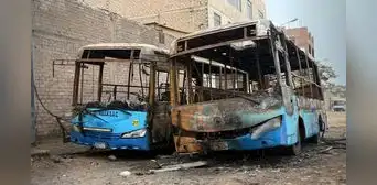 Incendian dos buses de la empresa Estrella en San Martín de Porres: choferes no saldrán a trabajar, pese a pagar S/30 diarios Incendian dos buses de la empresa Estrella en San Martín de Porres: choferes no saldrán a trabajar, pese a pagar S/30 diarios