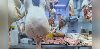 Peruanos separan sus pavos con S/2: comerciantes aceptan nueva modalidad de compra para la cena de Navidad Peruanos separan sus pavos con S/2: comerciantes aceptan nueva modalidad de compra para la cena de Navidad