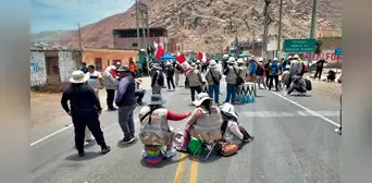 Arequipa: mineros informales bloquean la Panamericana Sur por la ampliación del Reinfo Arequipa: mineros informales bloquean la Panamericana Sur por la ampliación del Reinfo