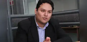 Enrique Valderrama, candidato del APRA, fue acusado en el hurto de una laptop y un televisor en el 2012 Enrique Valderrama, candidato del APRA, fue acusado en el hurto de una laptop y un televisor en el 2012