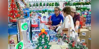 Navidad 2025: proyectan que ventas en sector retail crecerían 8% por mayor liquidez y auge del "autoregalo" Navidad 2025: proyectan que ventas en sector retail crecerían 8% por mayor liquidez y auge del "autoregalo"