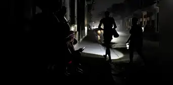 Apagón masivo en la mitad occidental de Cuba deja a más de 3 millones de personas sin luz