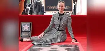 Sarah Paulson recibe su estrella en el Paseo de la Fama de Hollywood