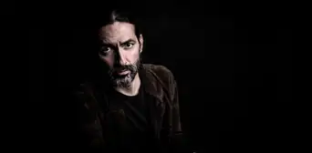 Stuart Flores: “Soy un escritor que huye de las explicaciones"