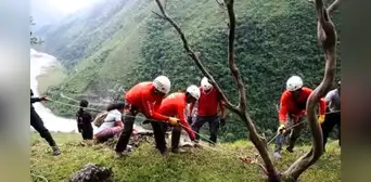 Fatal accidente en Pasco: joven turista muere tras caer a un abismo mientras se tomaba fotos en mirador de Pozuzo Fatal accidente en Pasco: joven turista muere tras caer a un abismo mientras se tomaba fotos en mirador de Pozuzo