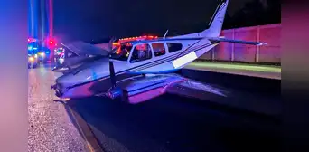 Avioneta se estrelló contra un auto en Estados Unidos durante aterrizaje de emergencia: solo se reportó heridos