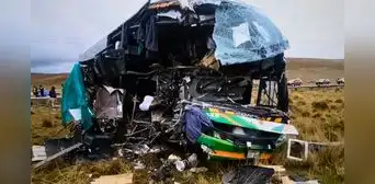 Accidente en la Carretera Central deja dos fallecidos y múltiples heridos tras choque de bus y camión Accidente en la Carretera Central deja dos fallecidos y múltiples heridos tras choque de bus y camión