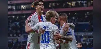 Olympique Lyon derrotó 2-1 al Go Aheads Eagles y continúa en lo más alto de la Europa League Olympique Lyon derrotó 2-1 al Go Aheads Eagles y continúa en lo más alto de la Europa League