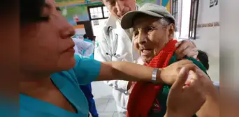 Regiones del país refuerzan medidas preventivas y vigilancia por súper gripe A H3N2: "Les pedimos vacunarse" Regiones del país refuerzan medidas preventivas y vigilancia por súper gripe A H3N2: "Les pedimos vacunarse"