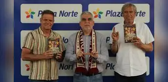 “Tricampeones”: el libro de Pedro Ortiz Bisso que revive la pasión y la gloria del reciente ciclo campeón de Universitario “Tricampeones”: el libro de Pedro Ortiz Bisso que revive la pasión y la gloria del reciente ciclo campeón de Universitario