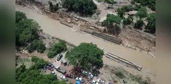 Desborde de río en Bolivia dejó al menos 20 muertos y "decenas de desaparecidos", según balance oficial Desborde de río en Bolivia dejó al menos 20 muertos y "decenas de desaparecidos", según balance oficial