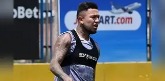 Paolo Fuentes no podrá cumplir su sueño de jugar en Argentina: peruano rescindirá su contrato con Racing por fuerte motivo Paolo Fuentes no podrá cumplir su sueño de jugar en Argentina: peruano rescindirá su contrato con Racing por fuerte motivo