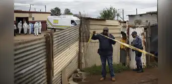 Tiroteo masivo deja al menos 9 muertos y 10 heridos en bar de Sudáfrica Tiroteo masivo deja al menos 9 muertos y 10 heridos en bar de Sudáfrica